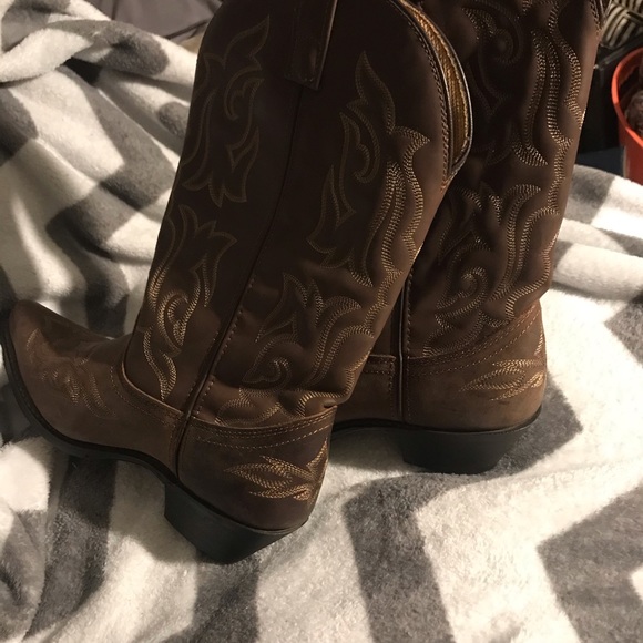 NWOT never worn brown Laredo cowgirl boots! - Picture 6 of 12